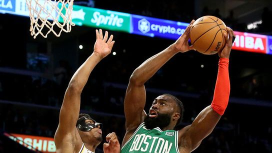 Video breakdown: Six minutes of the Celtics putting on an offensive clinic to close out the Lakers taken at BSJ Headquarters (Celtics)